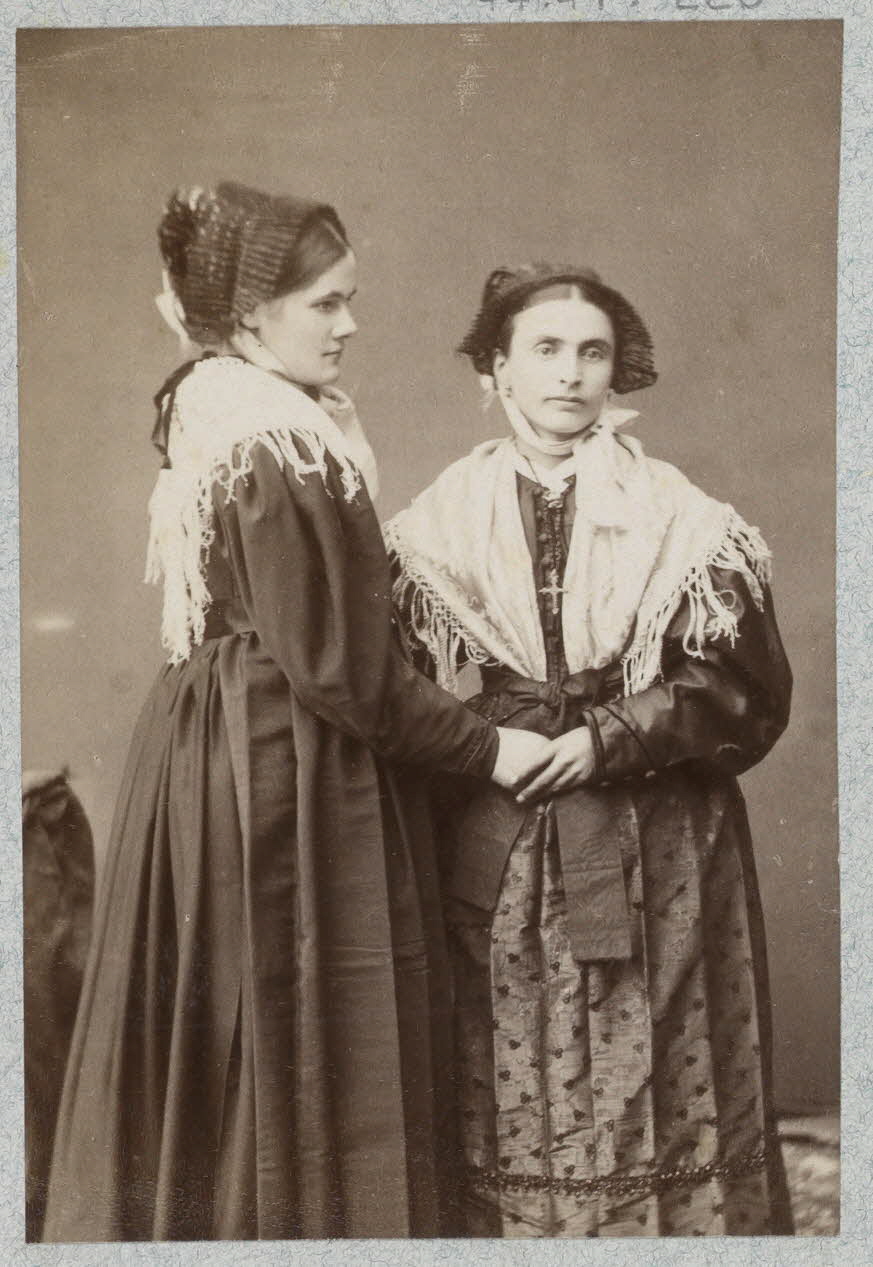 Anonyme photographie Album n°2 du Musée d'ethnographie du Trocadéro Rhône-Alpes, France 1875-1899 Ph.1944.41.220 Photo