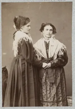 Anonyme photographie Album n°2 du Musée d'ethnographie du Trocadéro Rhône-Alpes, France 1875-1899 Ph.1944.41.220  Photo Mucem