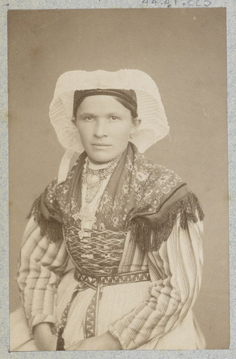 Anonyme photographie Album n°2 du Musée d'ethnographie du Trocadéro Rhône-Alpes, France 1875-1899 Ph.1944.41.223 Photo