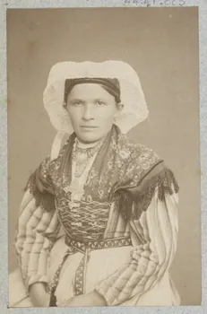 Anonyme photographie Album n°2 du Musée d'ethnographie du Trocadéro Rhône-Alpes, France 1875-1899 Ph.1944.41.223 Photo