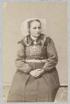 Anonyme photographie Album n°2 du Musée d'ethnographie du Trocadéro Rhône-Alpes, France 1875-1899 Ph.1944.41.224 Photo
