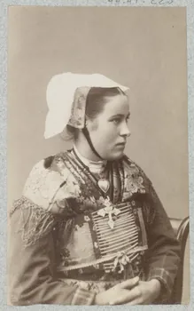Anonyme photographie Album n°2 du Musée d'ethnographie du Trocadéro Rhône-Alpes, France 1875-1899 Ph.1944.41.225 Photo