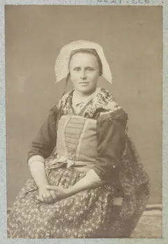 Anonyme photographie Album n°2 du Musée d'ethnographie du Trocadéro Rhône-Alpes, France 1875-1899 Ph.1944.41.226 Photo
