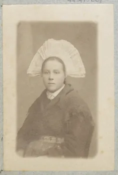 Anonyme photographie Album n°2 du Musée d'ethnographie du Trocadéro Rhône-Alpes, France 1875-1899 Ph.1944.41.227 Photo