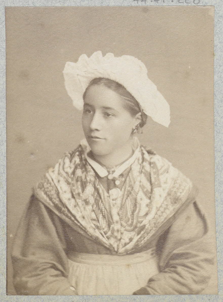 Anonyme photographie Album n°2 du Musée d'ethnographie du Trocadéro Rhône-Alpes, France 1875-1899 Ph.1944.41.228 Photo
