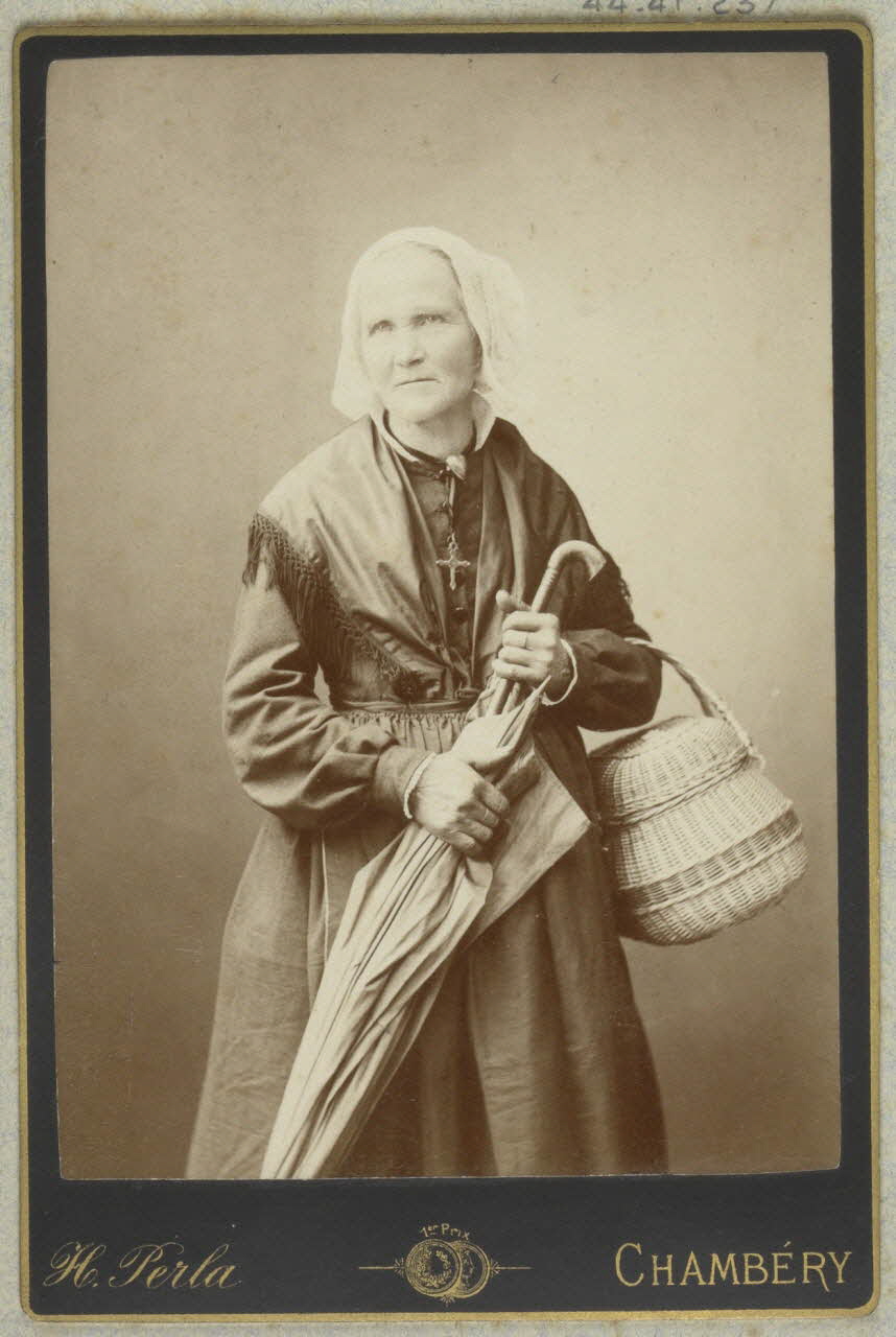 H. Perla photographie Album n°2 du Musée d'ethnographie du Trocadéro Rhône-Alpes, France 1875-1899 Ph.1944.41.237 Photo