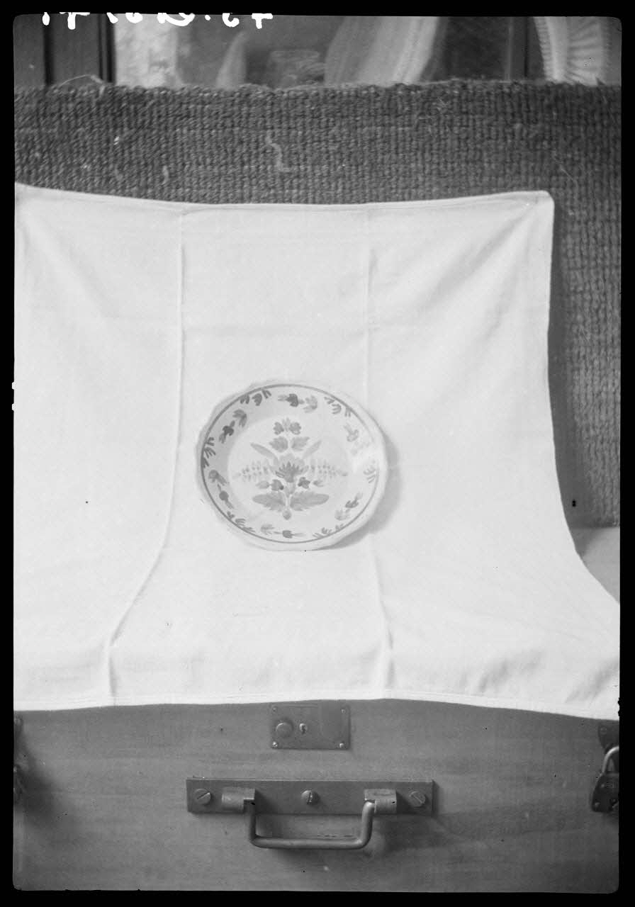 Suzanne Tardieu-Dumont ; Guy Moinet photographie Fontenay-le-Comte : Musée vendéen Pays de la Loire, France 1943/7/28 Ph.1943.213.41  Photo
