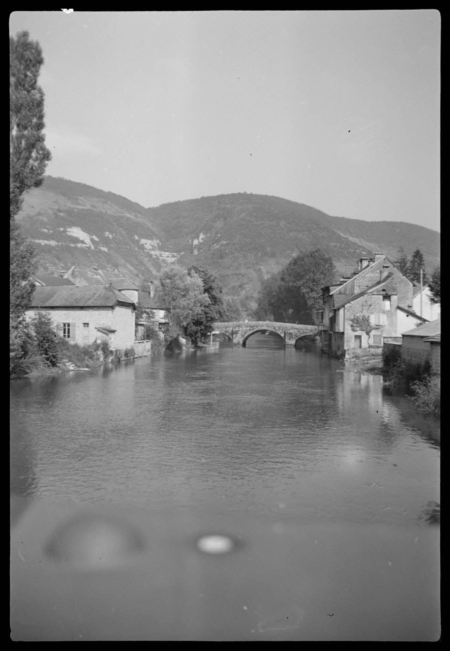 Pierre Henry photographie Pont sur la Loue Franche-Comté, France 1943/7/2 Ph.1943.248.111  Photo