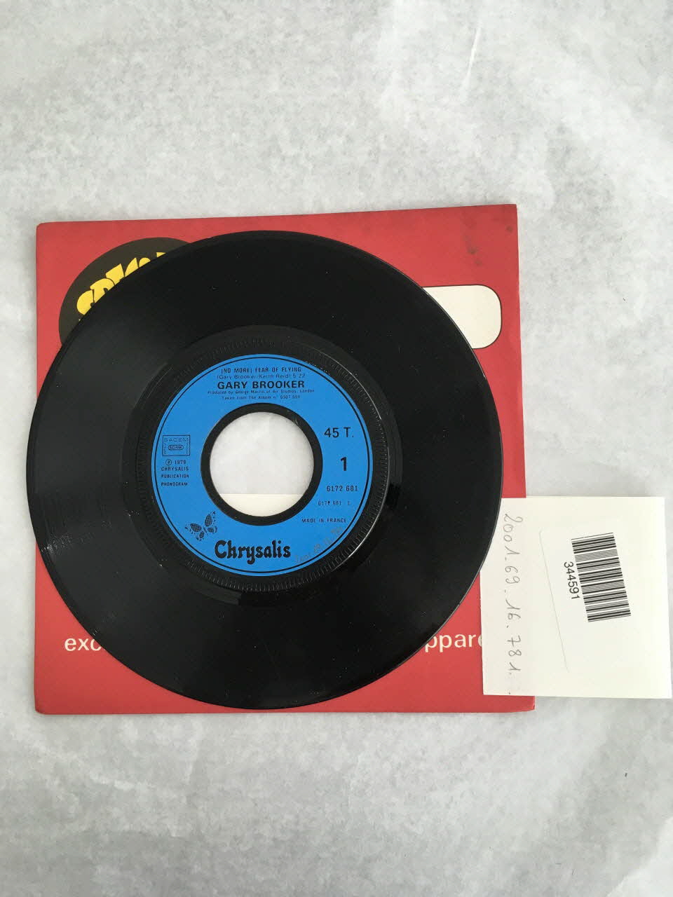 Gary Brooker ; Phonogram disque 45 tours Let me in 1979 2001.69.16.781 Photo