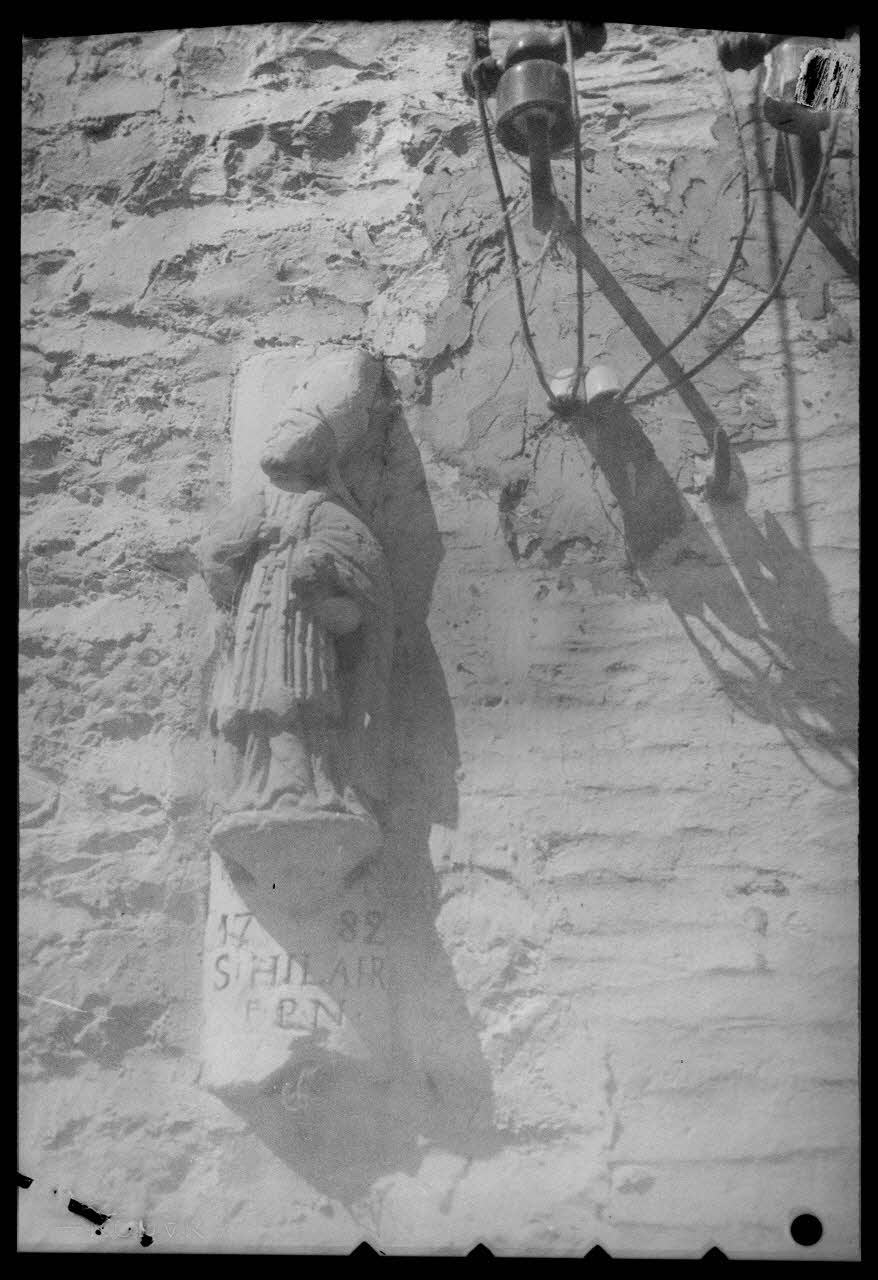 Leconte photographie Chez Monsieur Emile Bailleuil, rue Bousset. Saint Hilaire. 1782 Champagne-Ardenne, France 1945/5/15 Ph.1945.149.82 Photo Musée des Civilisations de l’Europe et de la Méditerranée