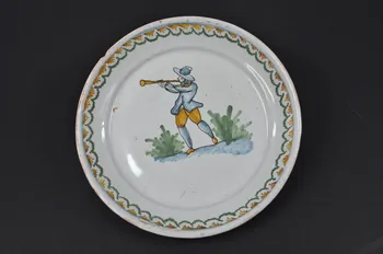 assiette calotte Bourgogne, France 1775-1825 1943.37.22 Photo Mucem