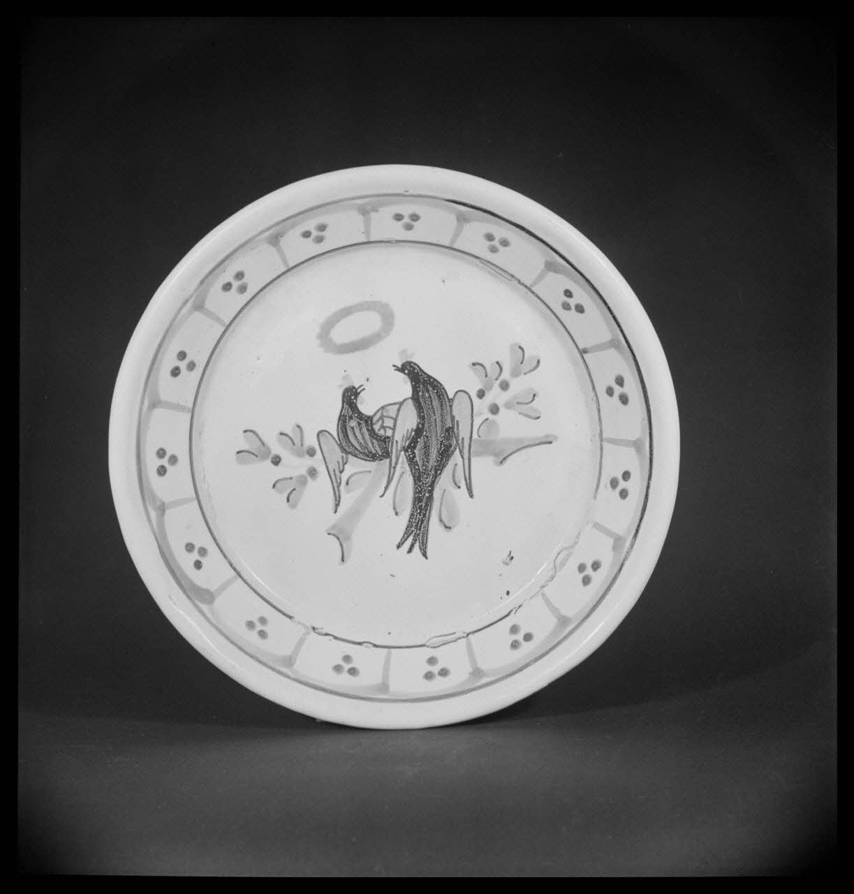 Pierre Soulier photographie Assiette d'accordailles France 1951/9/21 Ph.1951.74.12 Photo