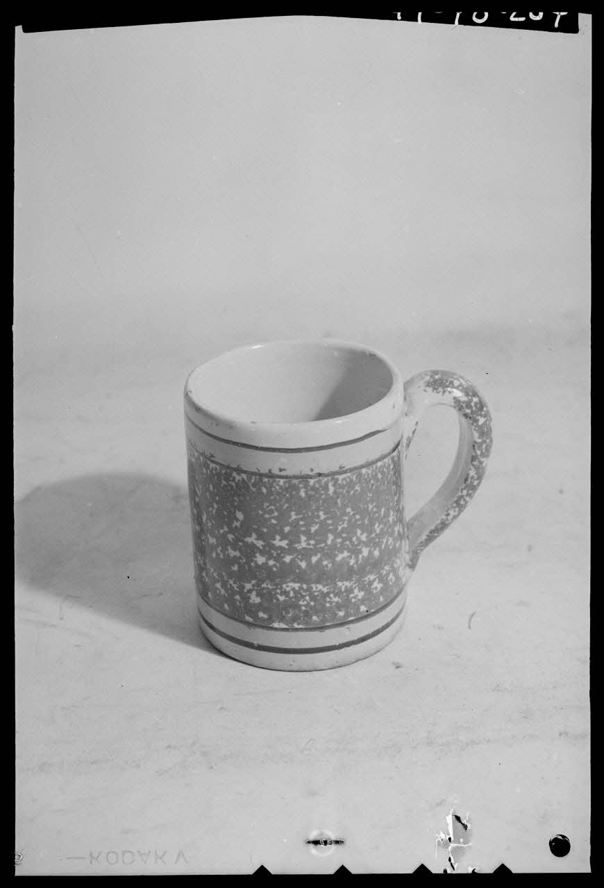 Pierre Séguy photographie Tasse de Bretagne Ile-de-France, France 1944/1/15 Ph.1944.78.267 Photo