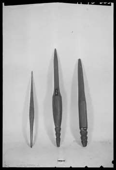 Pierre Séguy photographie Trois fuseaux ordinaires d'Auvergne Ile-de-France, France 1944/1/1 Ph.1944.78.303  Photo