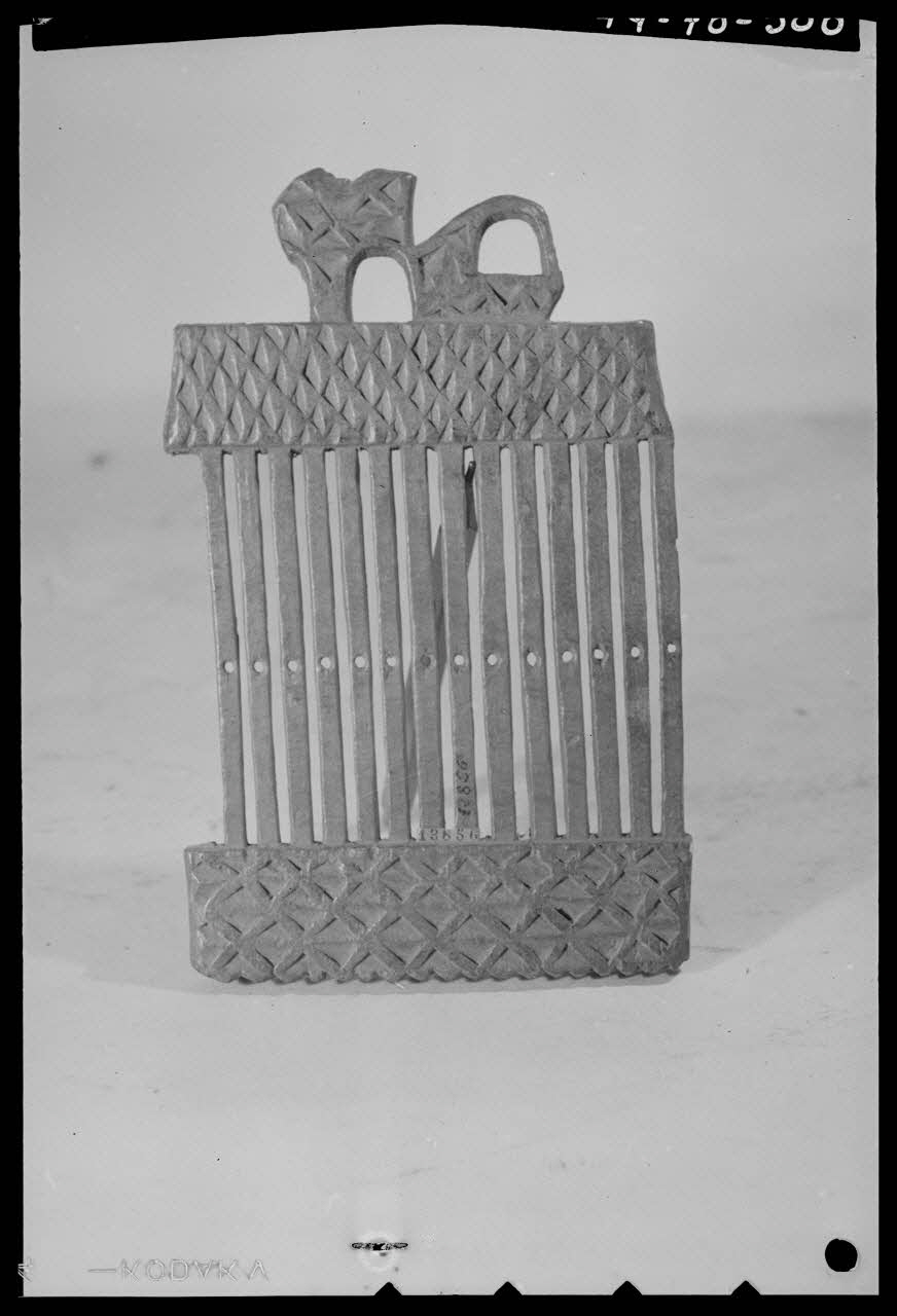 Pierre Séguy photographie Passette en bois gravé d'Auvergne Ile-de-France, France 1944/1/1 Ph.1944.78.306 Photo