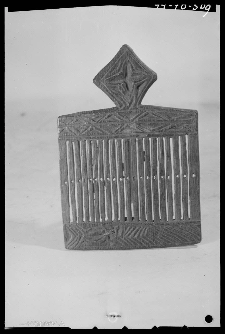 Pierre Séguy photographie Passette en bois gravé d'Auvergne Ile-de-France, France 1944/1/1 Ph.1944.78.309 Photo