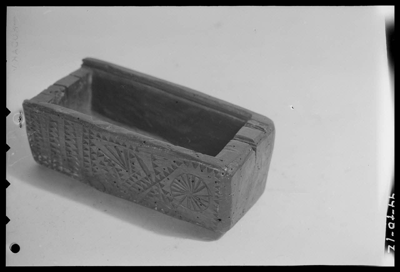 Pierre Séguy photographie Coffret à bijoux provenant d'Auvergne Ile-de-France, France 1944/1/1 Ph.1944.78.72 Photo