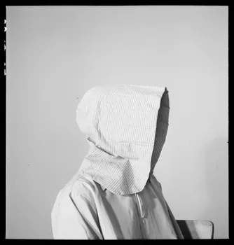 Pierre Soulier photographie Capeline indienne Ile-de-France, France 1954/5/31 Ph.1954.51.29 Photo