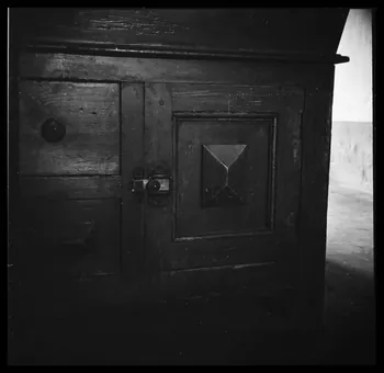 Le Coq photographie Chez Monsieur Cachiardo. Pétrin. Détail Provence-Alpes-Côte d'Azur, France 1950 Ph.1953.108.43 Photo