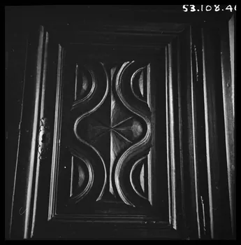 Le Coq photographie Chez Monsieur Cachiardo. Buffet 2 corps (détail 2) Provence-Alpes-Côte d'Azur, France 1950 Ph.1953.108.46 Photo