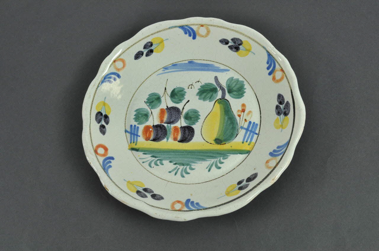 assiette calotte Bourgogne, France 1840-1850 1943.37.56 Photo Mucem
