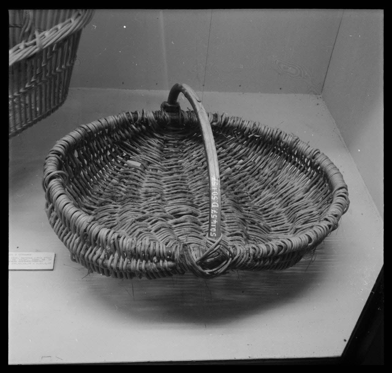 Pierre Soulier photographie Panier à vendanges 1961/9/12 Ph.1961.90.59 Photo