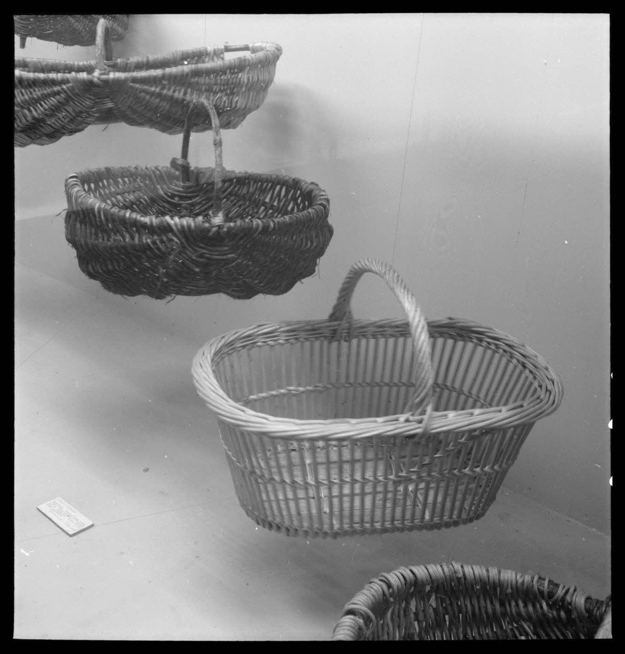Pierre Soulier photographie Panier à vendanges 1961/9/12 Ph.1961.90.60 Photo