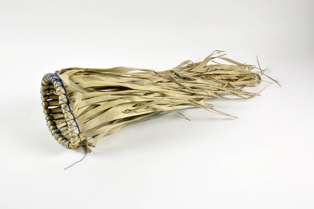 Mouvement Culturel Voukoum coiffe Mas a pay ou Masque de paille Guadeloupe, France 1997 1997.68.2.3 Photo Mucem