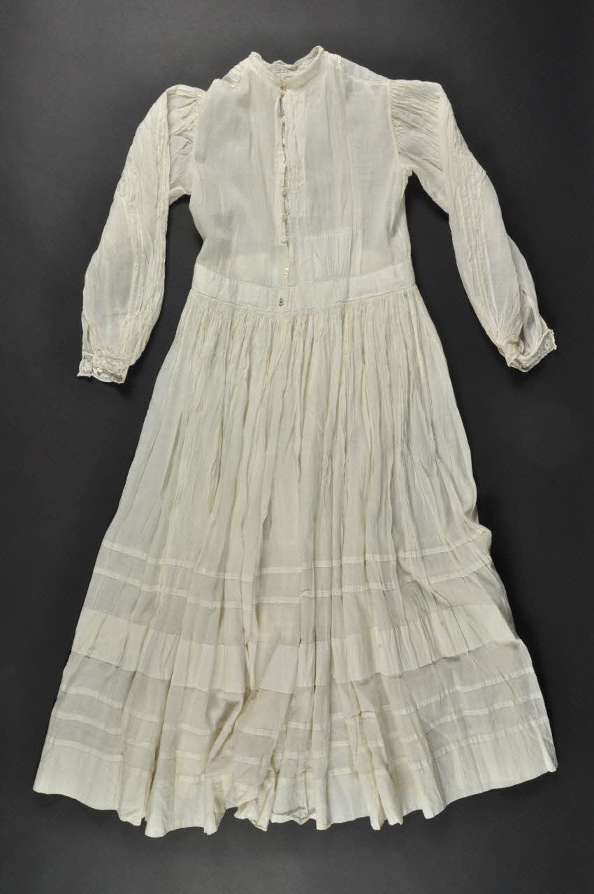 robe de communiante 1997.70.133.2  Photo Mucem